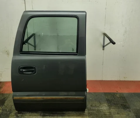 1999-2006 Chevrolet Silverado / GMC Sierra 1500 2500 3500 HD Rear Passenger side Crew Cab rear door RH